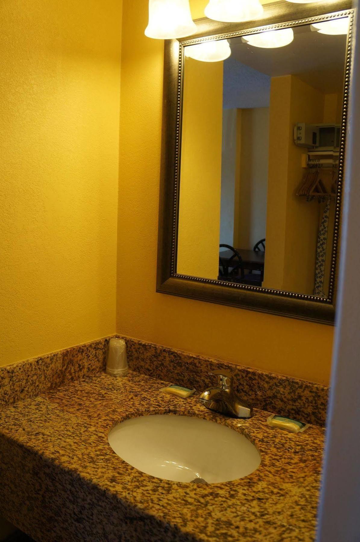 Sundial Inn Virginia Beach Esterno foto